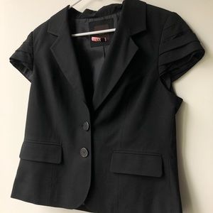 The Limited Black Cap Sleeve 2 Button Blazer